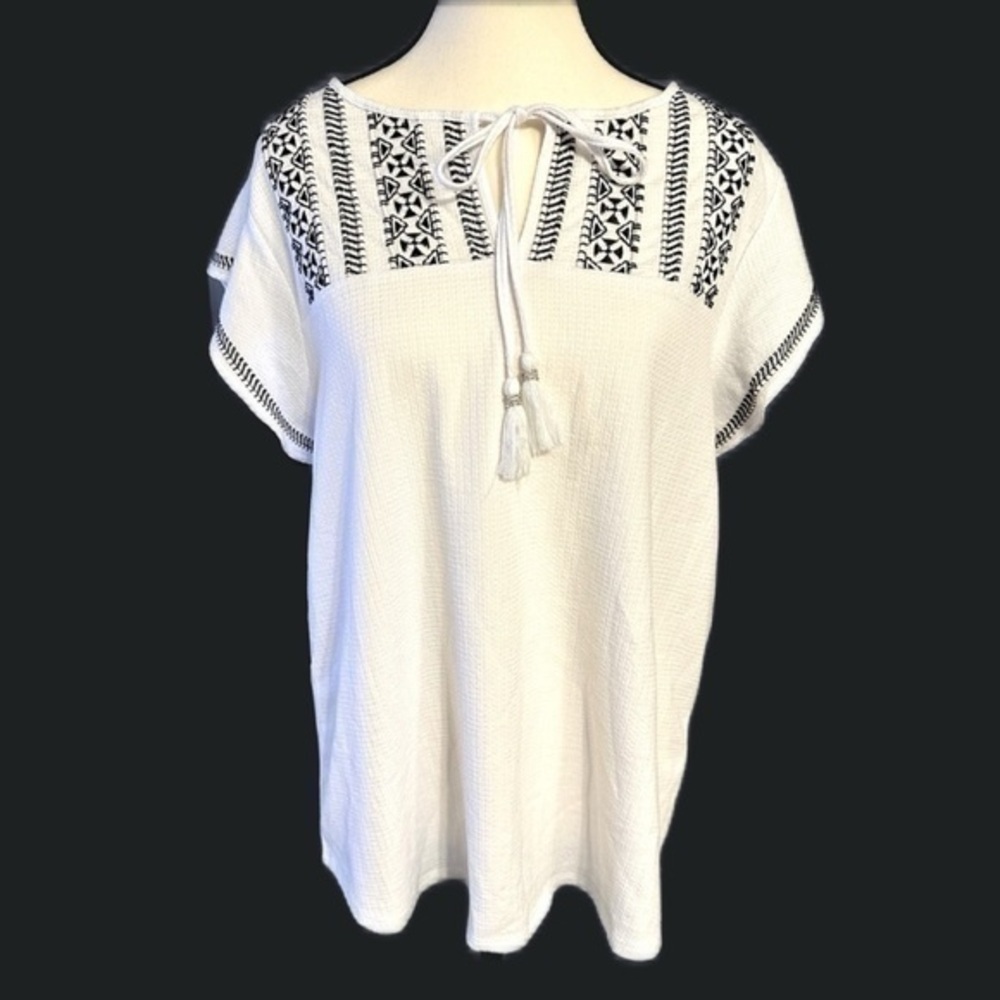 Women’s Short Sleeve Knit Top - NWOT - Size Large